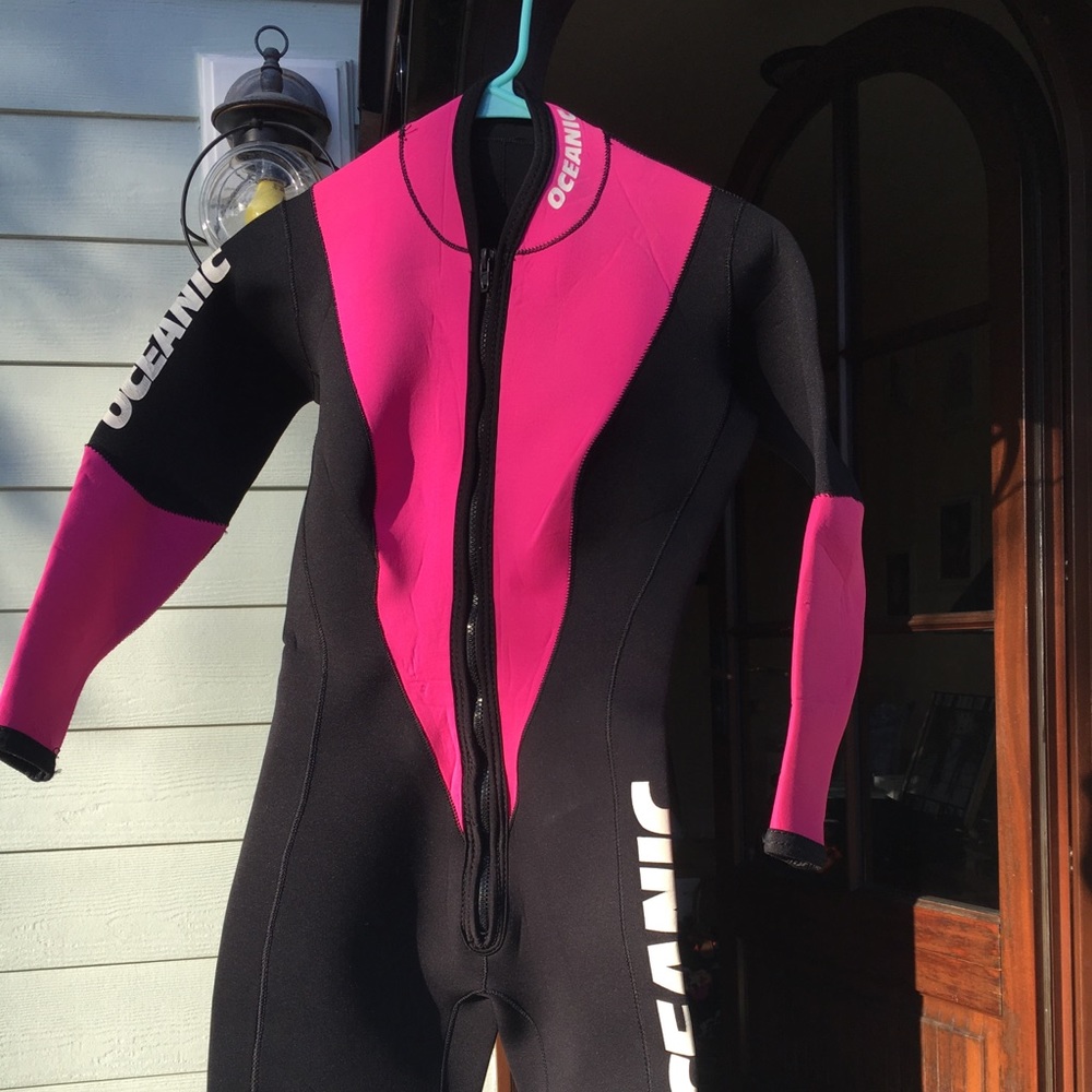 Women’s wet suit